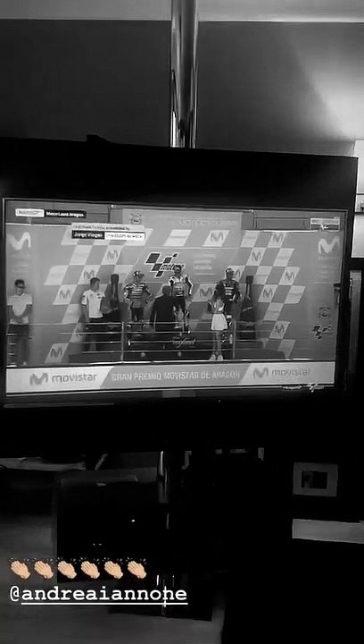 MotoGp - Crisi superata? Belen fa il tifo per Iannone ad Aragon