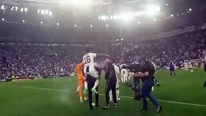 Festa scudetto della Juve, la reazione scatenata di Cuadrado