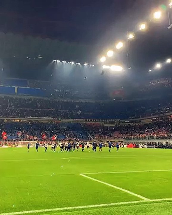 Milan-Inter, la festa dei nerazzurri sotto la curva