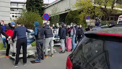 Télécharger la video: Terremoto Croazia, devastato l'ospedale di Zagabria: reparti evacuati