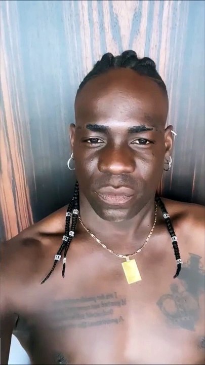 Balotelli sfoggia il nuovo look afro