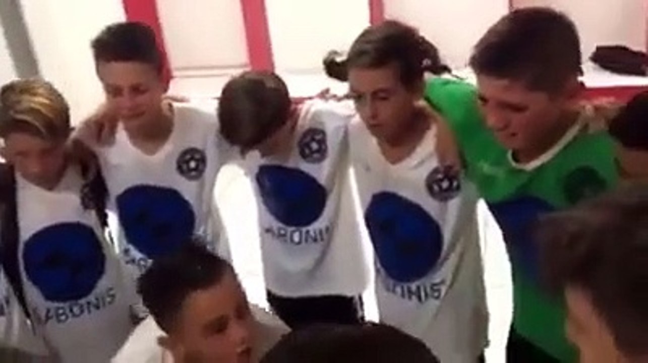 Il discorso motivazione di un capitano di 11 anni: compagni in lacrime