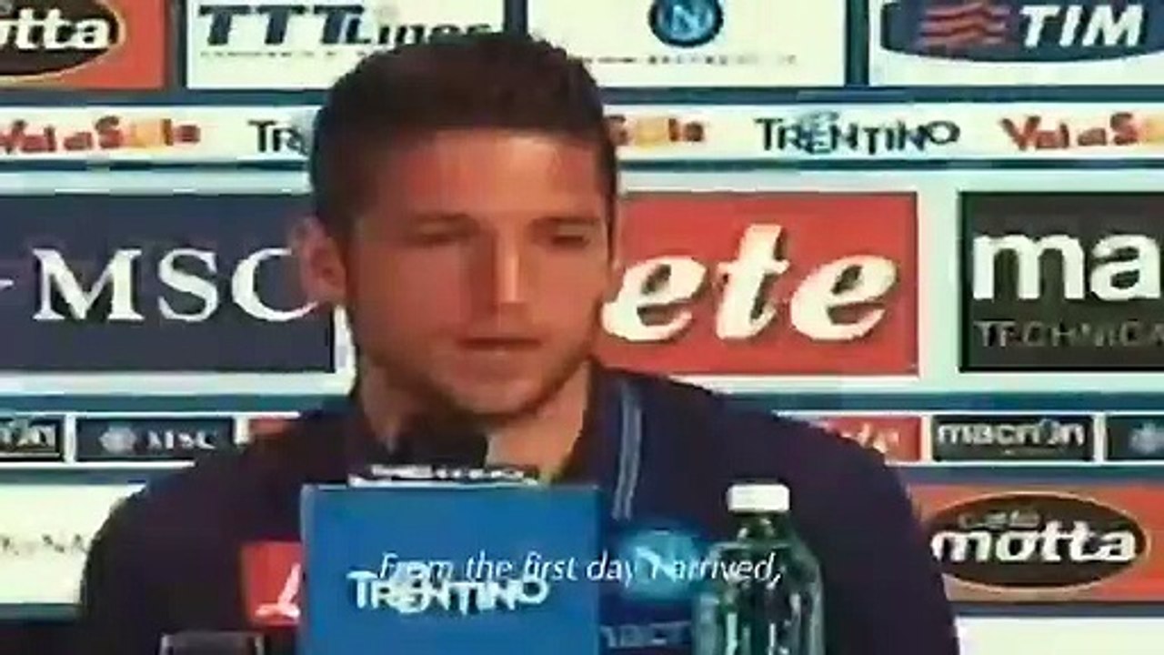 Mertens festeggia il rinnovo con un video da brividi