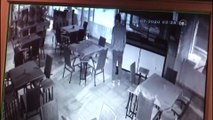 Girdiği kafede dondurma ve çerez yiyen hırsızlık zanlısının rahat tavırları güvenlik kamerasında - ANTALYA
