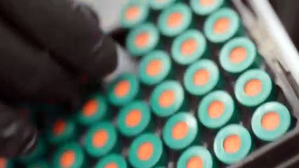 Vacuna de Moderna contra COVID-19 produce una "robusta respuesta inmune"