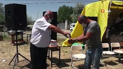 SOSYAL MESAFELİ HALAY KAMERALARA BÖYLE YANSIDI