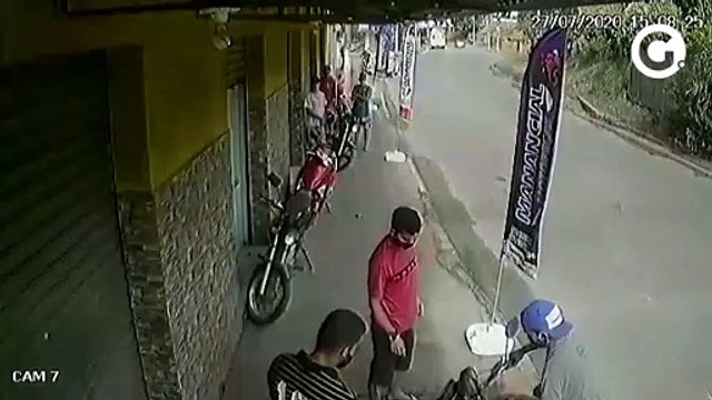 Imagens mostram roubo a moto em Cariacica