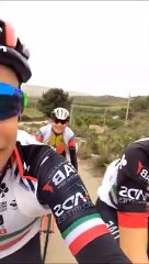 Fabio Aru si allena in Sicilia: un giovane studente si aggrega al sardo della UAE