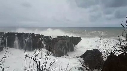 Download Video: Maltempo, Tirreno in burrasca a Maratea