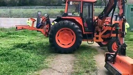 Le immagini sullâ€™utilizzo di trattori agricoli o forestali