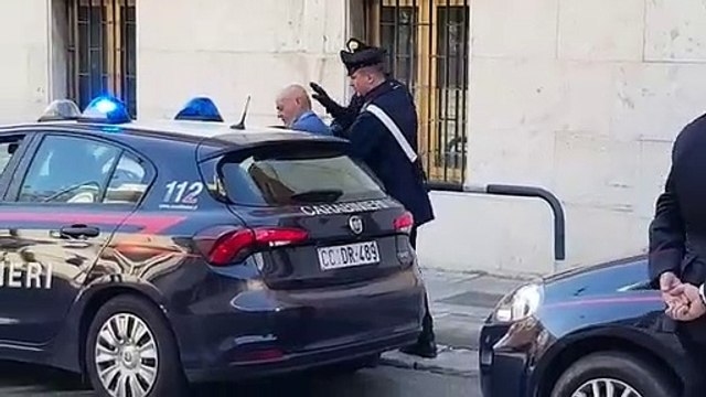 'Ndrangheta: arrestati 4 noti imprenditori reggini, le immagini dalla Caserma dei Carabinieri