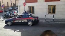 Reggio Calabria: le immagini degli imprenditori arrestati che lasciano la caserma dei Carabinieri