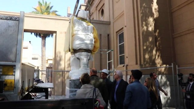 Reggio Calabria: le immagini dello spostamento dellâ€™Angelo Tutelare per i lavori di restauro