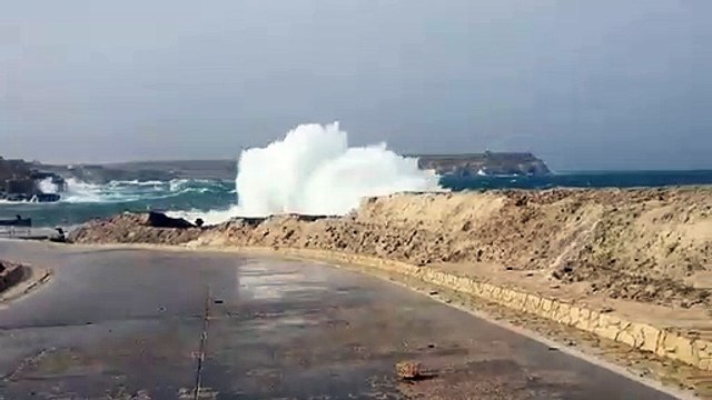 Maltempo, tempesta di vento e sabbia del Sahara a Lampedusa