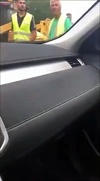 Le immagini del camion in fiamme sull'A18 Catania-Messina