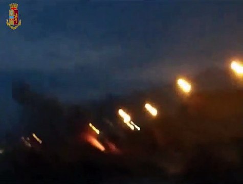 Messina, sorpresi a bruciare cavi di rame: arrestato un uomo, le immagini