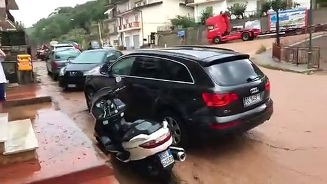 Maltempo, bomba d'acqua a Nicotera: le immagini