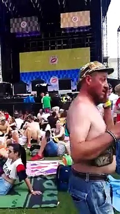 Vasco Rossi in concerto a Messina: fan in attesa della star del rock, le immagini dal San Filippo