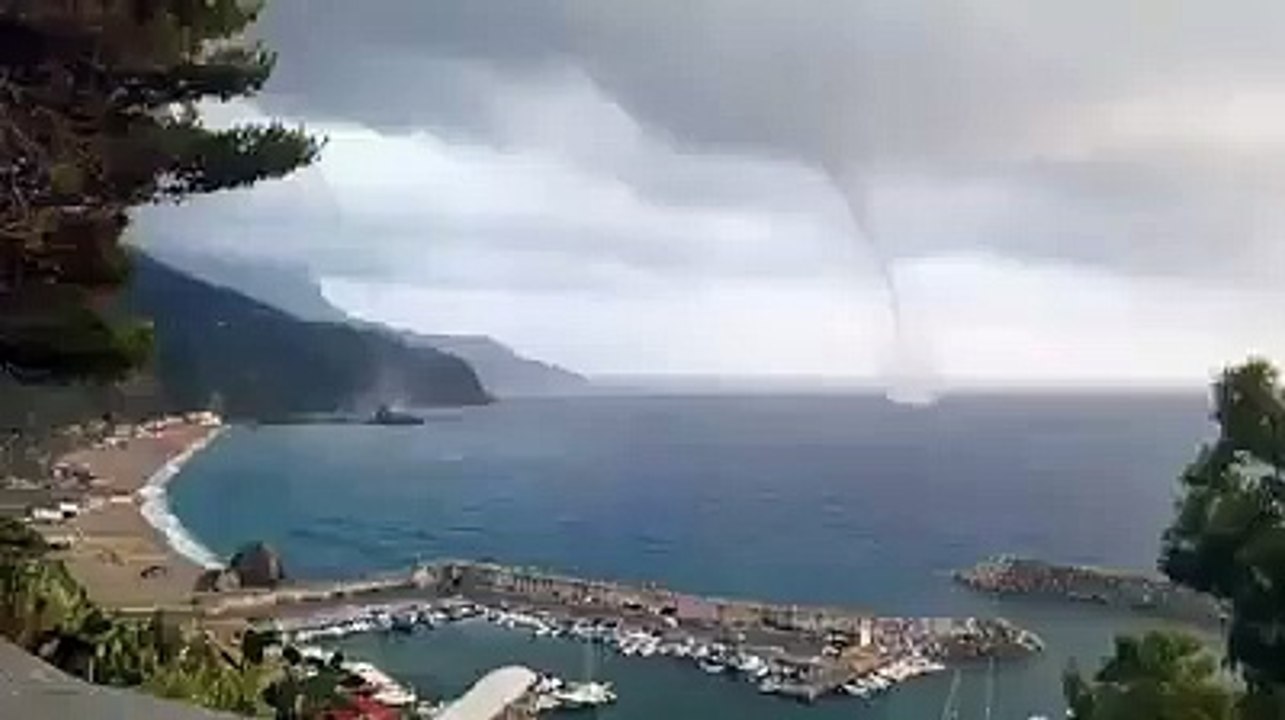 Palmi, il video panoramico dei due tornado che hanno colpito il litorale della Costa Viola