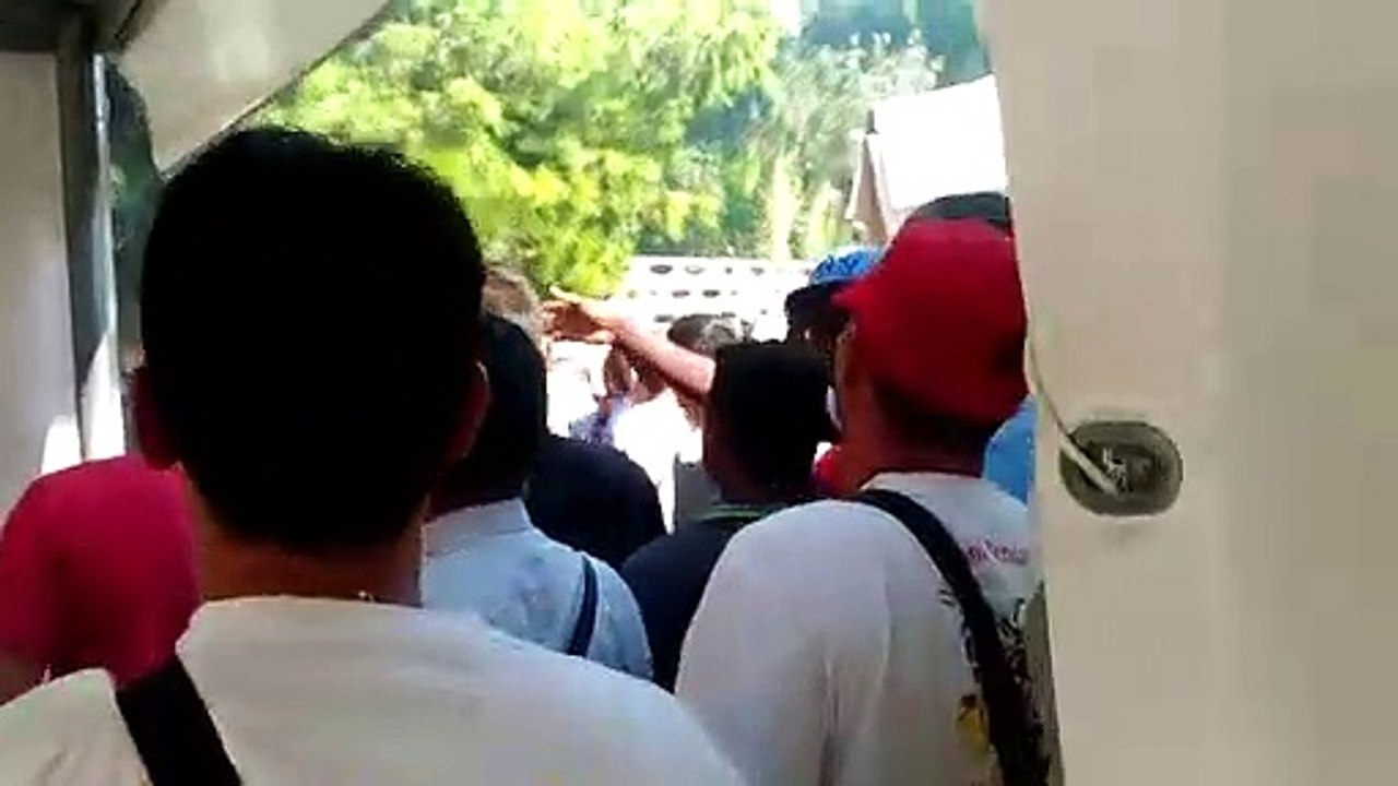 Reggio Calabria, incendio alle bancarelle di Festa di Madonna a Pentimele: le immagini delle fasi piÃ¹ concitate