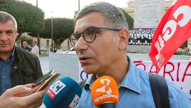 Reggio Calabria: presidio di solidarietÃ per Mimmo Lucano, intervista a Enzo Infantino, attivista per i diritti umani