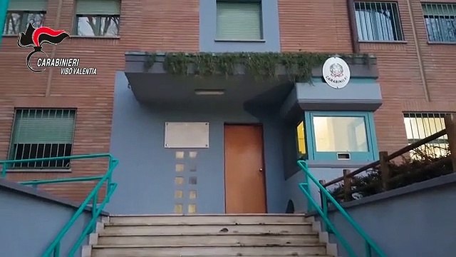 Vibo Valentia: le immagini dell'arresto di padre e figli per estorsione ai danni di un avvocato