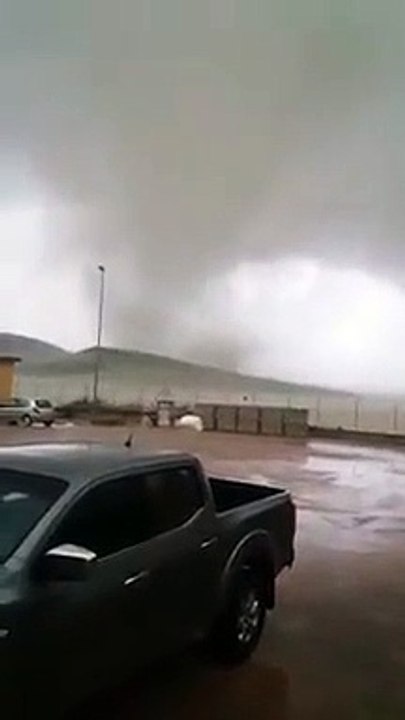 Maltempo in Calabria, violento tornado si abbatte su Cutro (Crotone)