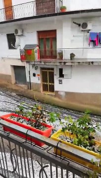 Cinquefrondi (RC): le immagini della grandinata che ha colpito questa mattina il paese