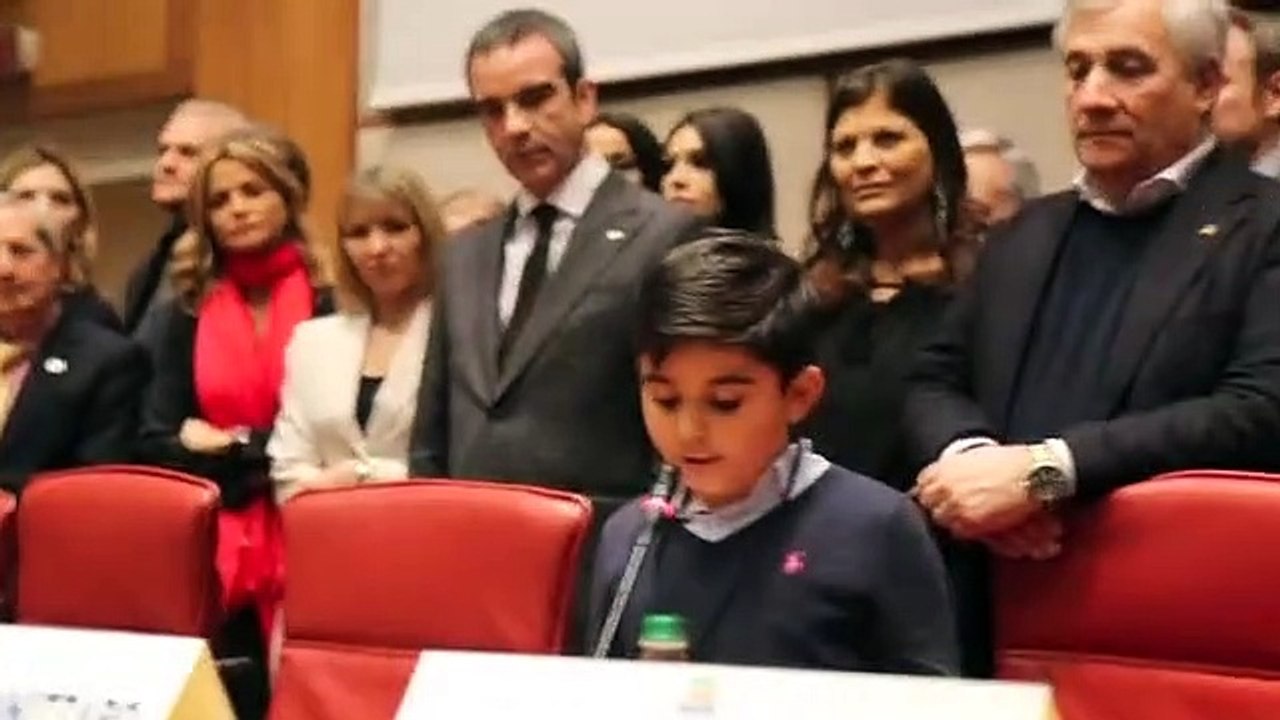 Reggio Calabria, Sala Calipari gremita per la convention di Forza Italia, ecco la preghiera per Antonio Megalizzi