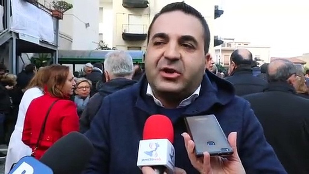 Reggio Calabria, chiusura "De Blasi": protesta di dipendenti e cittadini, intervista a Francesco Cannizzaro