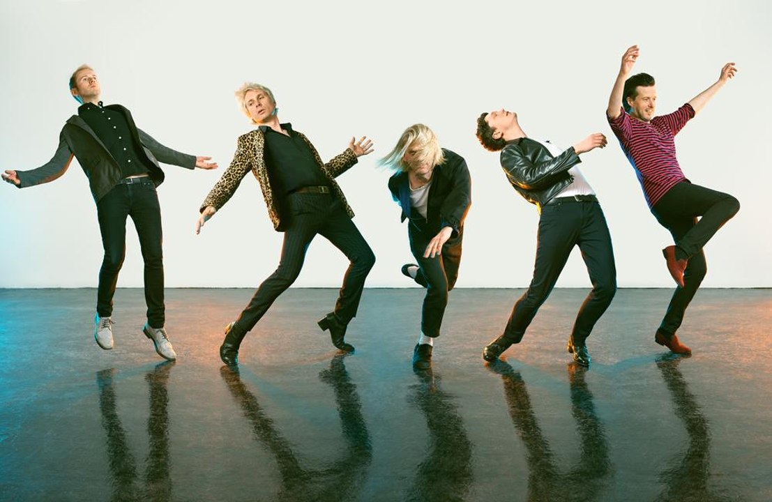 Clara Luciani et Alex Kapranos (Franz Ferdinand) en duo sur le titre 'Summer Wine'