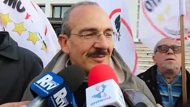Reggio Calabria, sit-in M5S a Palazzo Campanella contro Oliverio, intervista ad Alberto Tarsitani