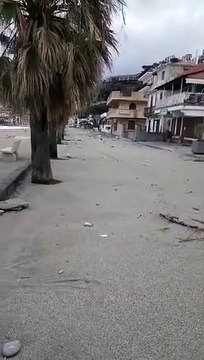 Reggio Calabria: mareggiata a Scilla