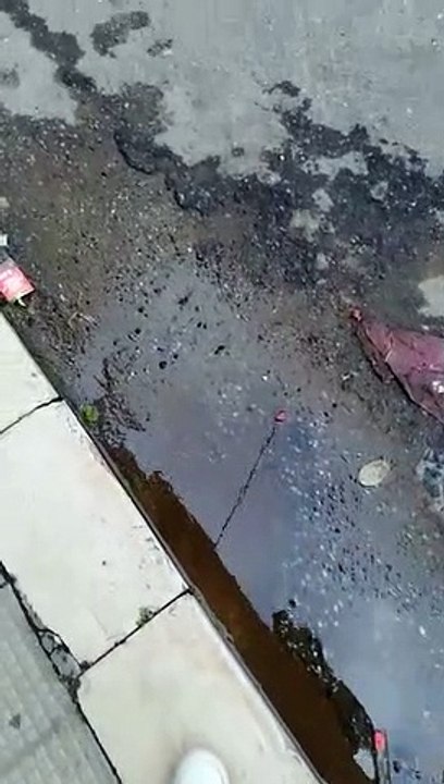 Reggio Calabria: le immagini della perdita d'acqua in vico Vitetta