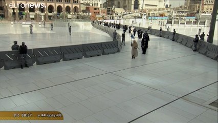 Effetto Covid-19: comincia il pellegrinaggio alla Mecca, ma con poche migliaia di pellegrini