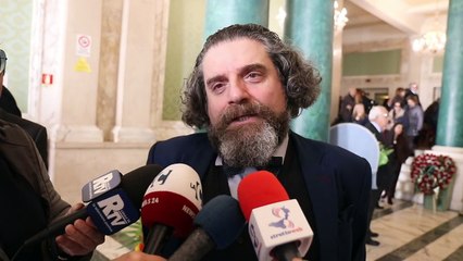 Camera ardente per Giacomo Battaglia, l'amico fraterno Gigi Miseferi lo ricorda in lacrime: "Ã¨ entrato nel cuore della gente"