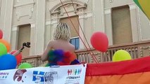 Un lungo serpentone colorato ha attraversato le vie di Messina per il 1Â° Gay Pride