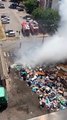 Reggio Calabria: le immagini dei vigili del fuoco intervenuti al Rione Marconi per rifiuti in fiamme