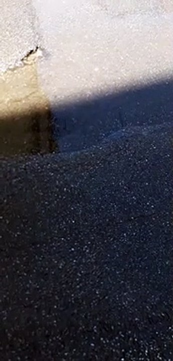 Reggio Calabria: copiosa perdita di acqua in via Aldo Moro, le immagini