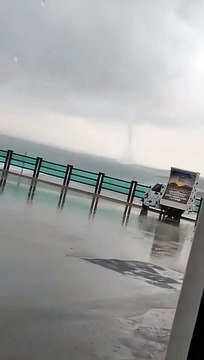 Maltempo in Sicilia, grosso tornado nel mare a Lido di Noto