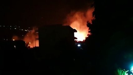Reggio Calabria, incendio in via Boschicello a Modena