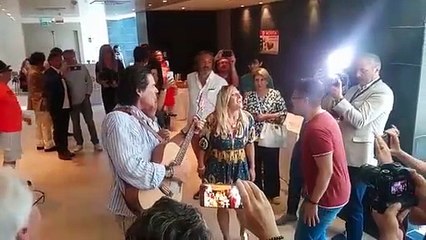 Simpatico siparietto di Ronn Moss a Taormina