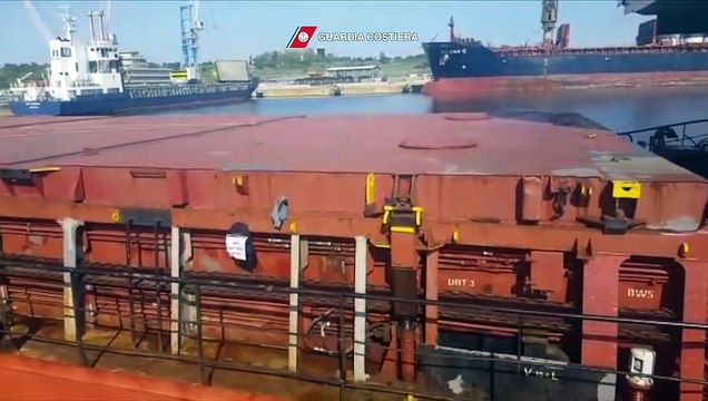 Sicilia: sequestrato un carico di oltre 2000 tonnellate di rifiuti ferrosi, le immagini