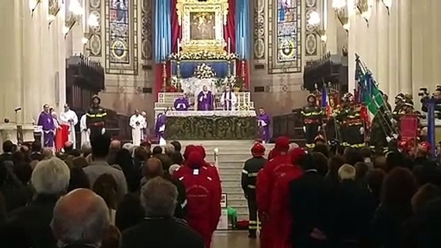 Reggio Calabria, la Preghiera del Vigile del Fuoco ai funerali di Nino Candido nel Duomo