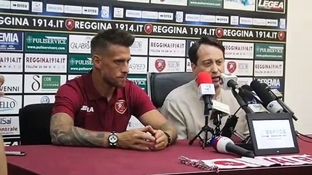 Reggina, presentato German Denis: la conferenza stampa al fianco del patron Gallo e l'abbraccio del Granillo