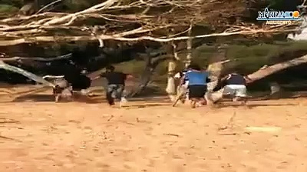 Migranti: le immagini dello sbarco sulla spiaggia di Agrigento