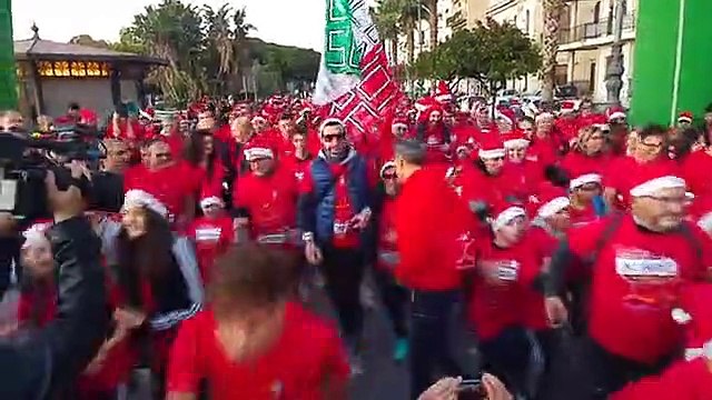 Reggio Calabria: grande successo per la â€œHappy Run for Christmasâ€, le immagini della partenza