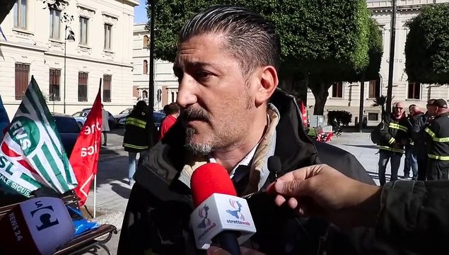 Reggio Calabria, protesta dei Vigili del Fuoco a Piazza Italia. Callea: da anni rivendichiamo piÃ¹ diritti