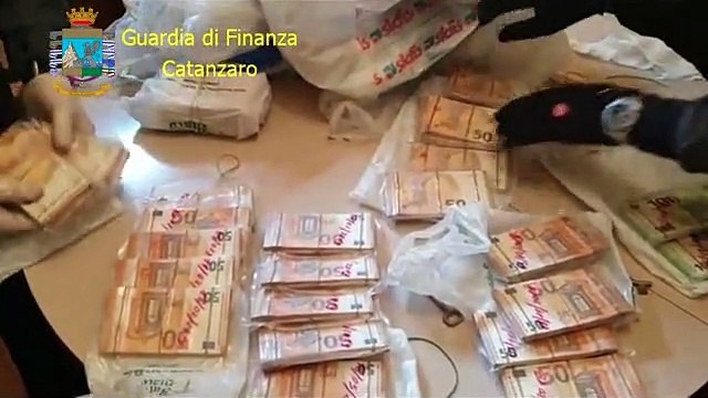 Lamezia Terme: le immagini dell'arsenale sequestrato dalla Guardia di Finanza