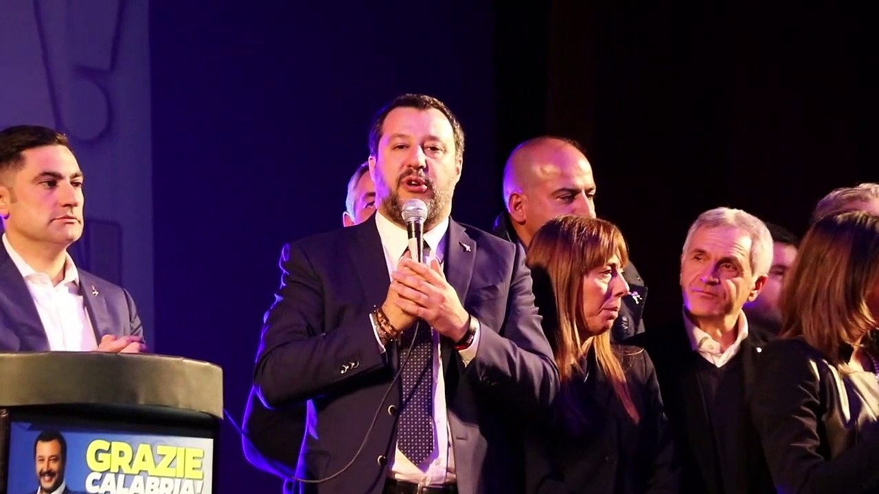 Salvini a Reggio Calabria: "io a processo per aver bloccato uno sbarco? Rifarei tutto"